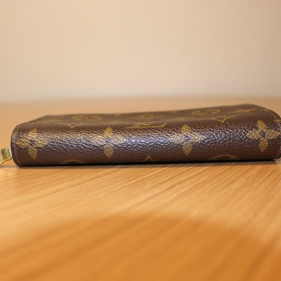 Louis Vuitton Porte Monnaie Tresor Monogram Wallet - Picture 4 of 8